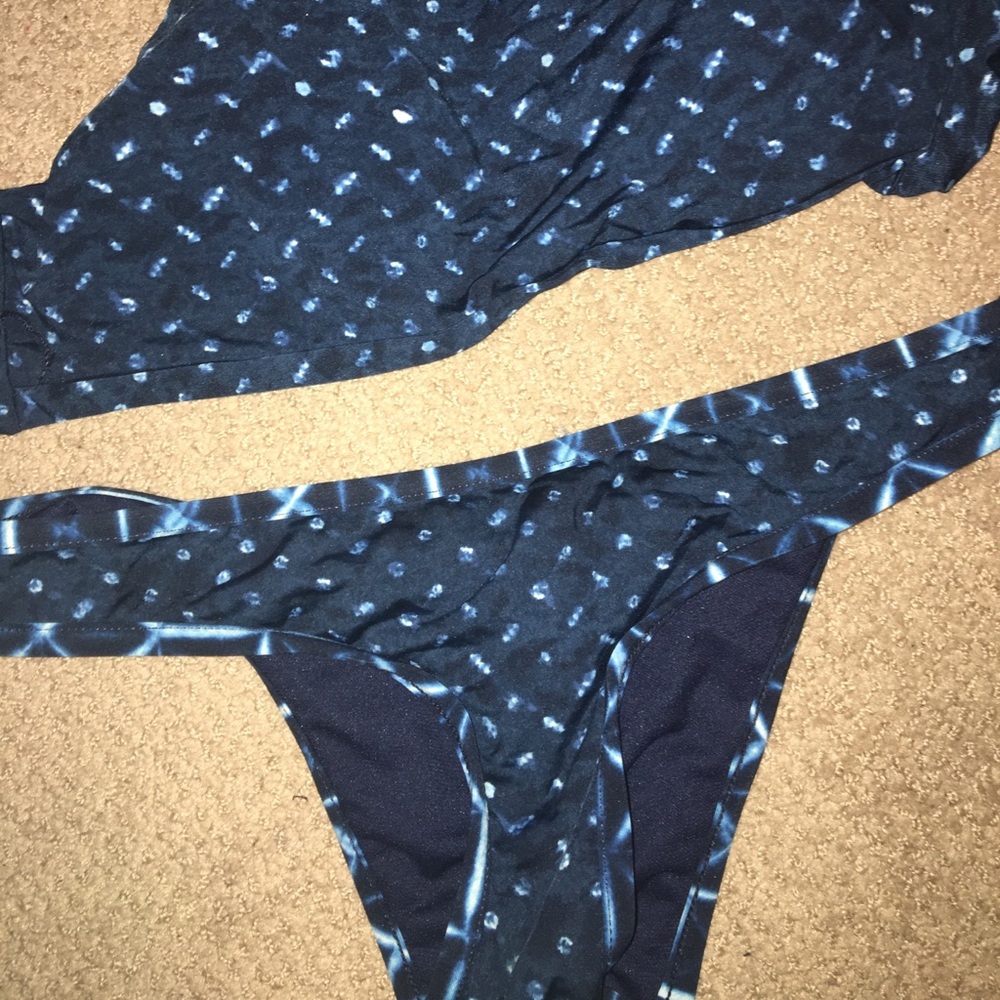 Bikini set - Picture 2 of 2